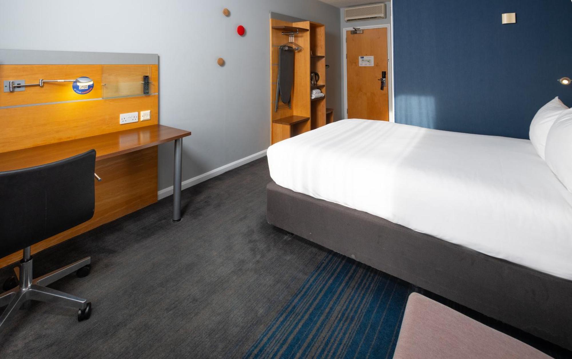 Holiday Inn Express Stevenage By Ihg Екстер'єр фото