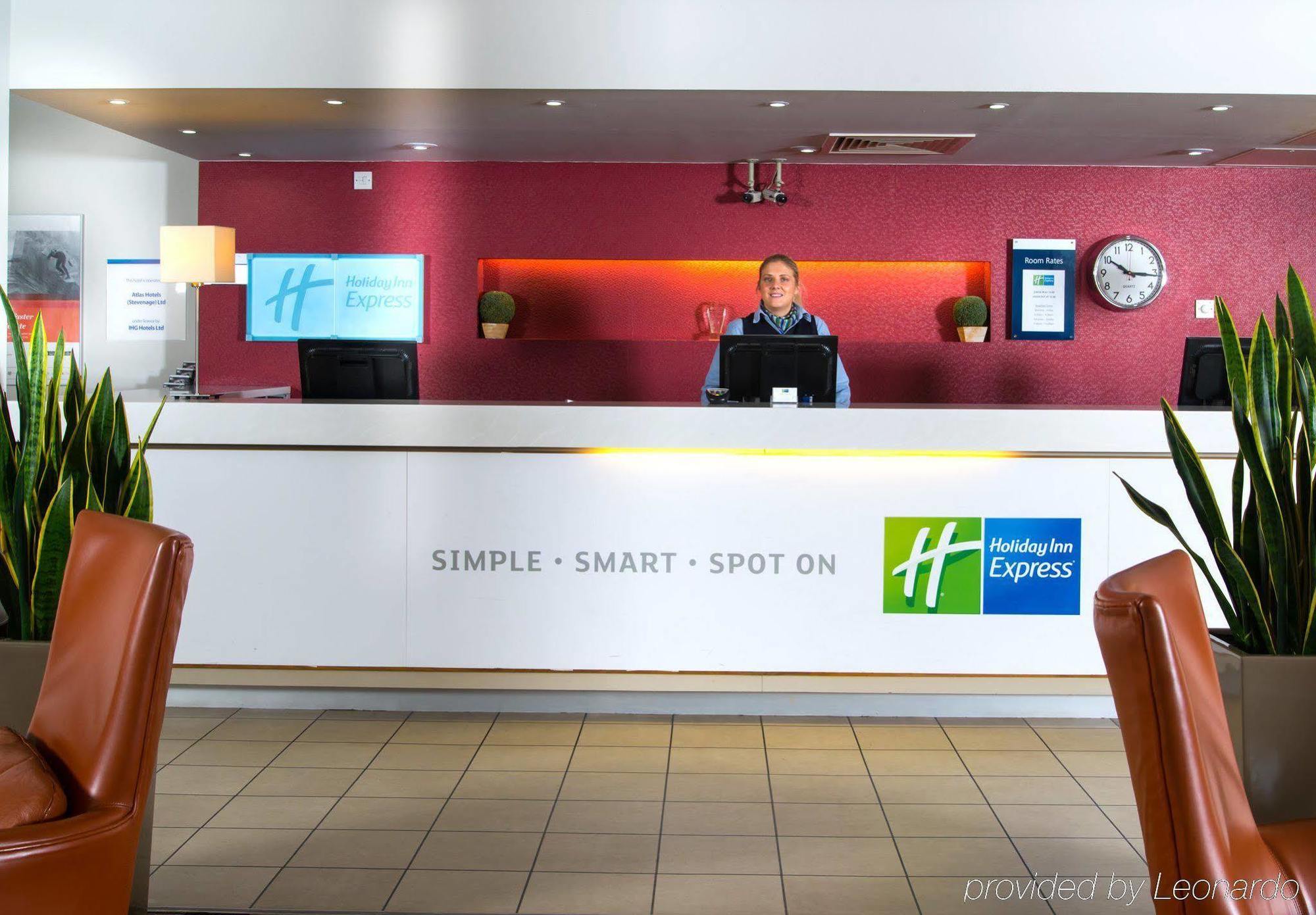 Holiday Inn Express Stevenage By Ihg Екстер'єр фото